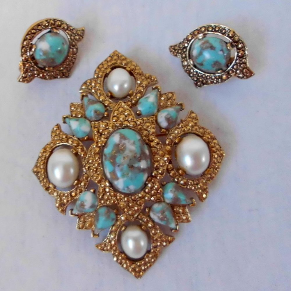 Vintage Sarah Coventry 3 piece Set gold tone